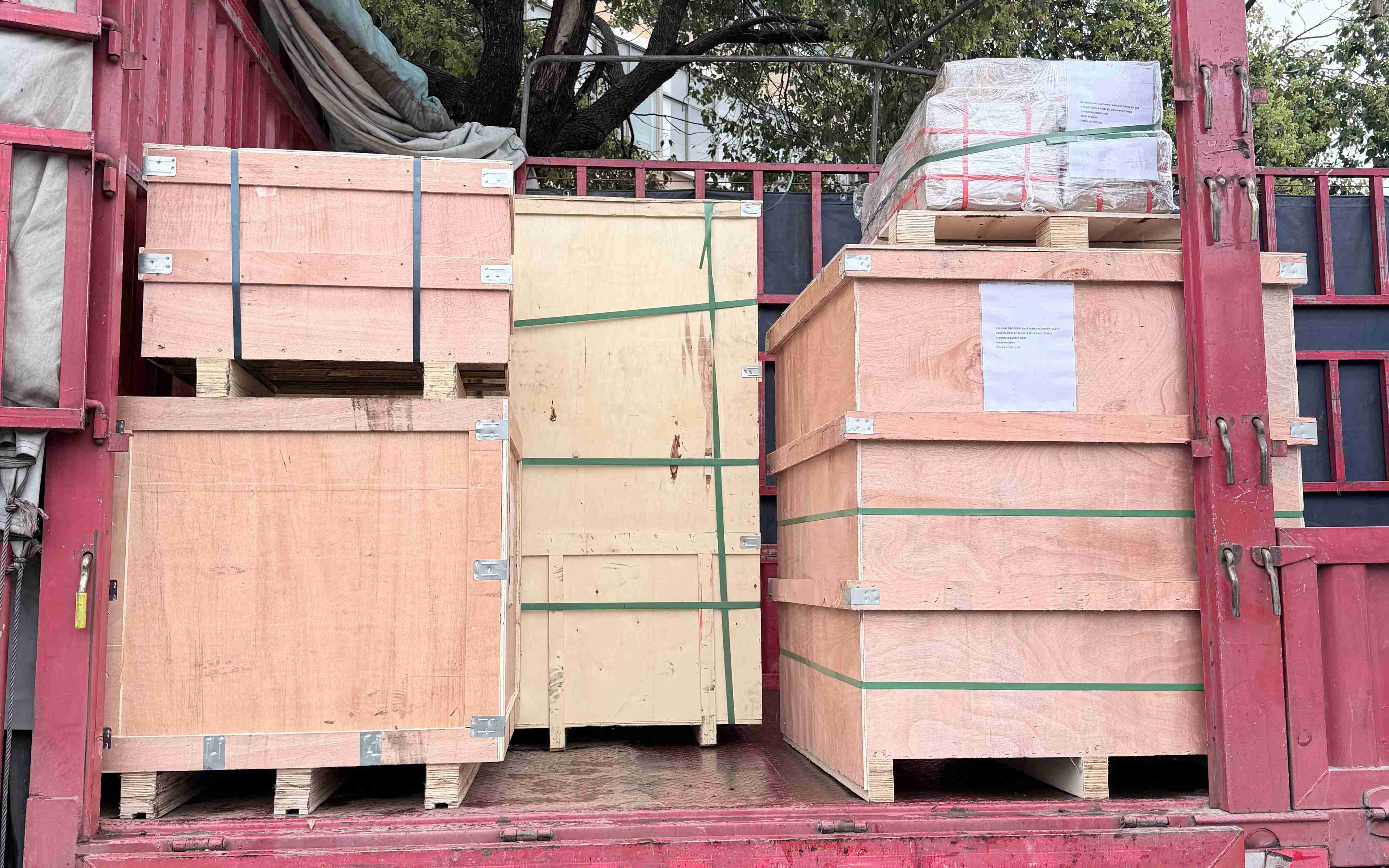 Đơn hàng vận chuyển tại Việt Nam: Mặt bích, phụ kiện & khớp nối cao su