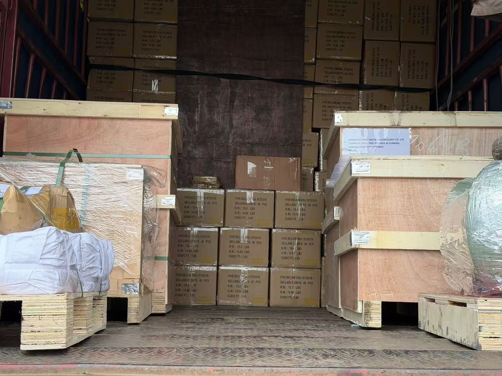 Sản phẩm đường ống công nghiệp toàn diện được vận chuyển đến Việt Nam – Tìm nguồn cung ứng một cửa cho khách hàng toàn cầu